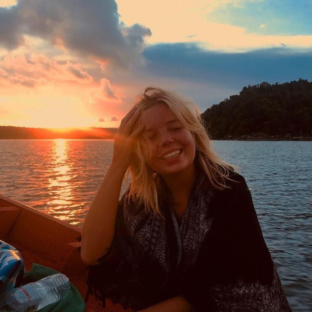 Meet your Posher, Alyssa